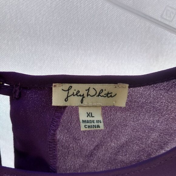 Lily White top  - Picture 3 of 3